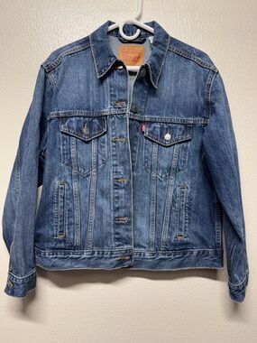 Levi's Women’s Trucker Ex-boyfriend Blue Denim Jacket Size Large